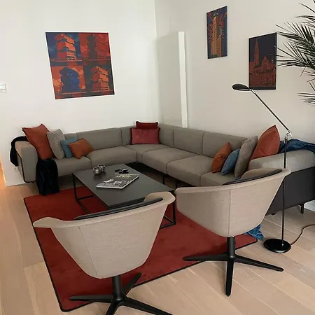 La Petite Design Flat In Apartment